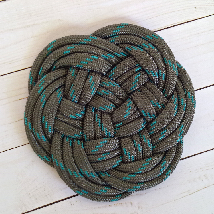 Gris avec traceur turquoise