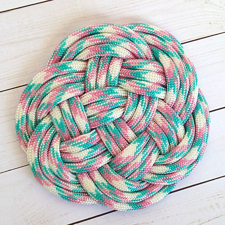Turquoise, rose et blanc