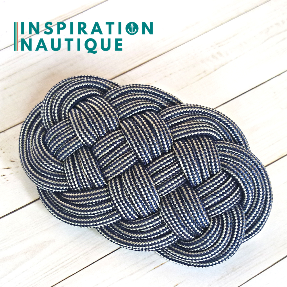 Ocean plait mat marine-style hair clip made of 550 Paracord, Navy Blue and White Stripes