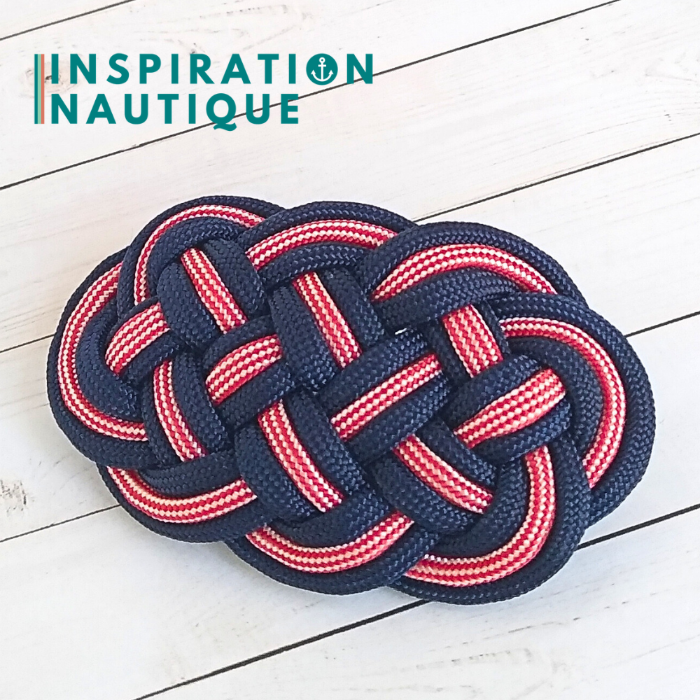 Barrette au style marin composée d'une baderne en paracorde 550, Rouge et blanc ligné, et marine
