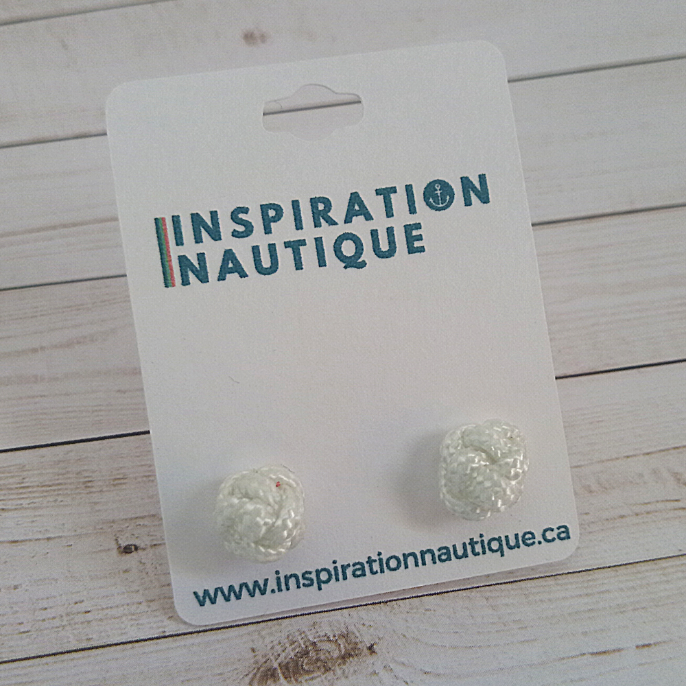 Boucles d'oreilles nautiques, boutons en noeud de sifflet de bosco, Blanches
