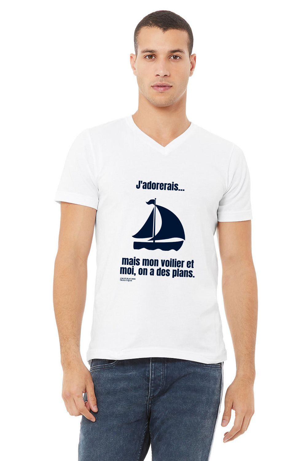 T-shirt unisexe col en V - J'adorerais... mais mon voilier et moi, on a des plans - Visuel marine