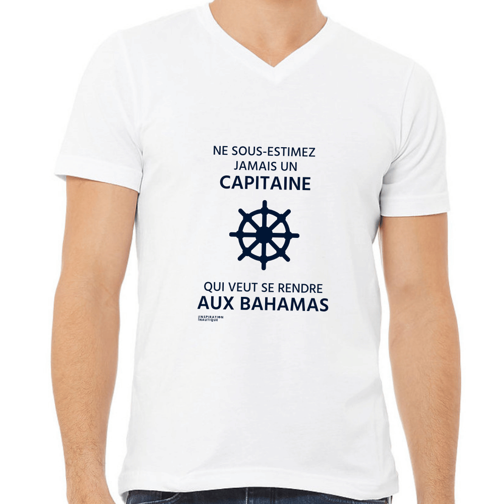 T-shirt unisexe col en V - Ne sous-estimez jamais un capitaine qui veut se rendre aux Bahamas (roue) - Visuel marine