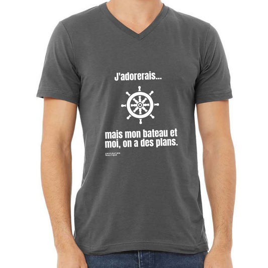 T-shirt unisexe col en V - J'adorerais... mais mon bateau et moi, on a des plans (roue) - Visuel blanc