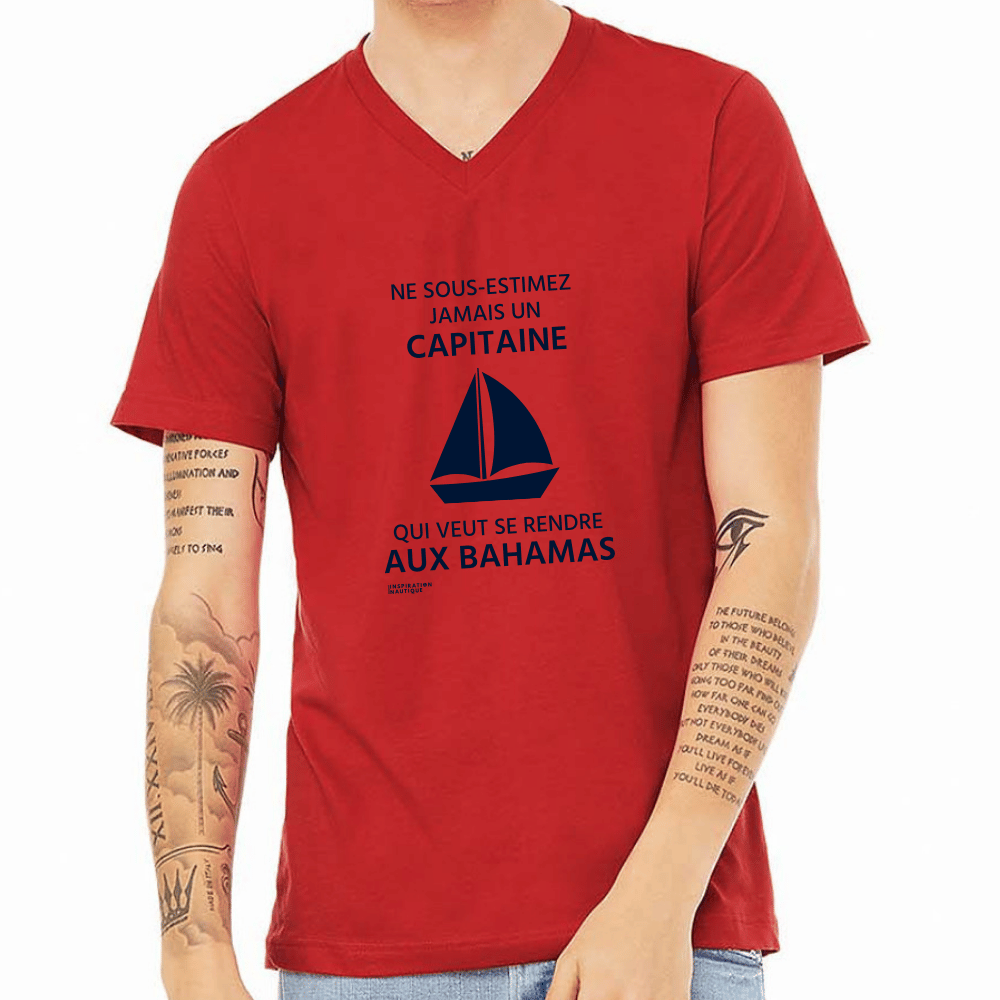 T-shirt unisexe col en V - Ne sous-estimez jamais un capitaine qui veut se rendre aux Bahamas (voilier) - Visuel marine