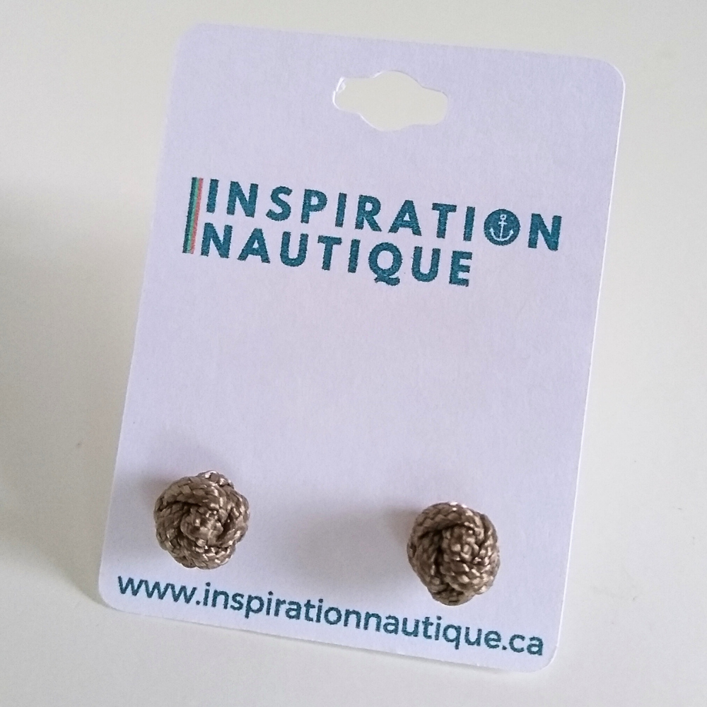 Boucles d'oreilles nautiques, boutons en noeud de sifflet de bosco, Sable