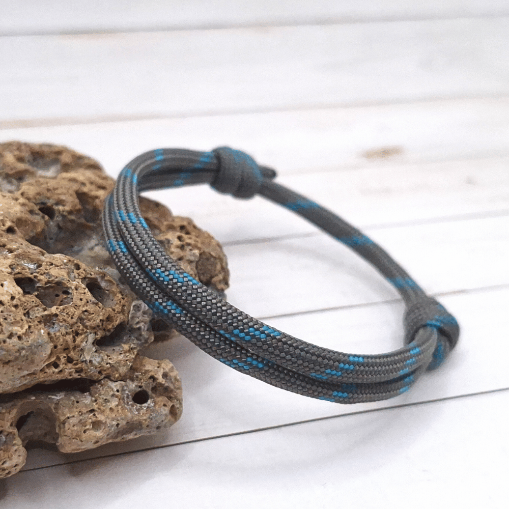 Bracelet simple avec noeuds de pêcheur, Gris avec traceur turquoise