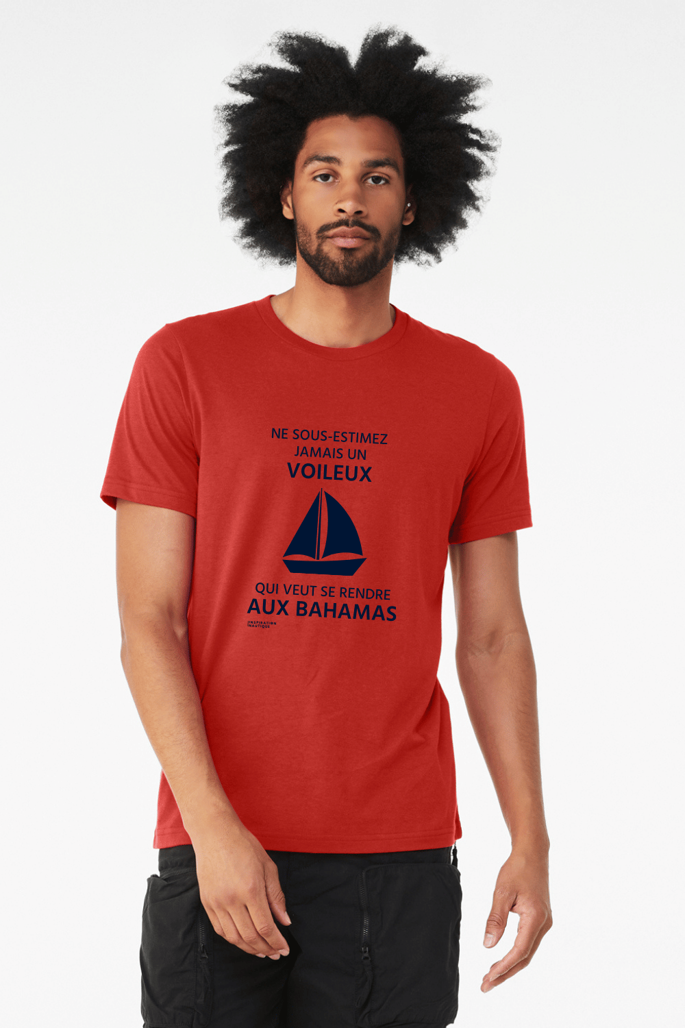 T-shirt unisexe col rond - Ne sous-estimez jamais un voileux qui veut se rendre aux Bahamas - Visuel marine