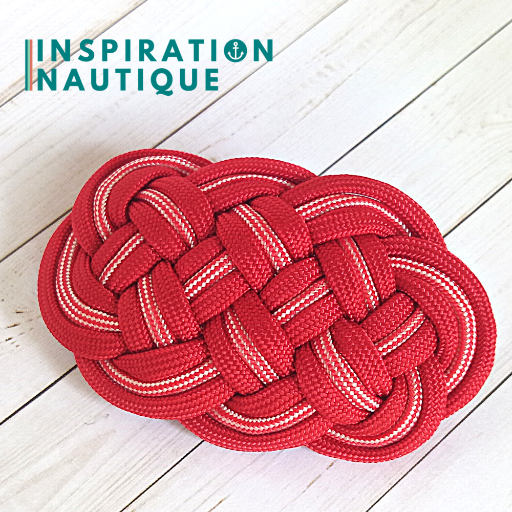 Ready to go | Marine style barrette made up of a paracord badge, red, and red and white lined