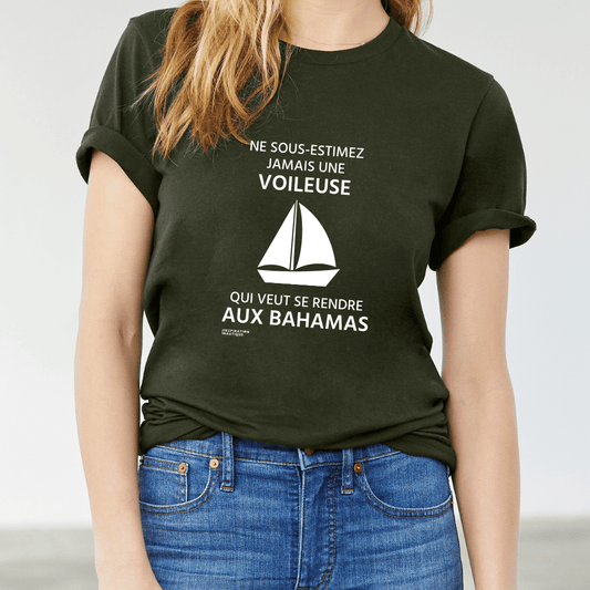 T-shirt unisexe col rond - Ne sous-estimez jamais une voileuse qui veut se rendre aux Bahamas - Visuel blanc