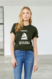 T-shirt unisexe : J'adorerais... mais mon voilier et moi, on a des plans - Visuel blanc
