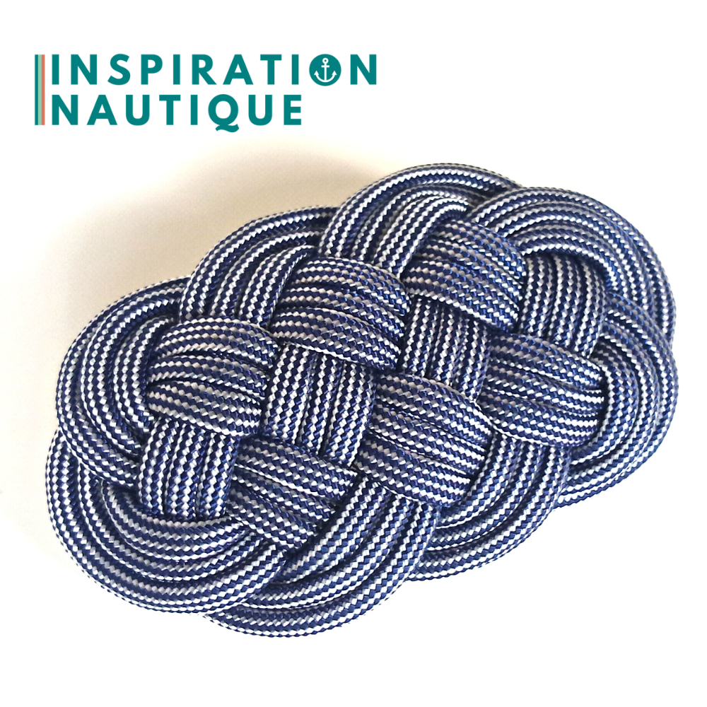 Ocean plait mat marine-style hair clip made of 550 Paracord, Navy Blue and White Stripes