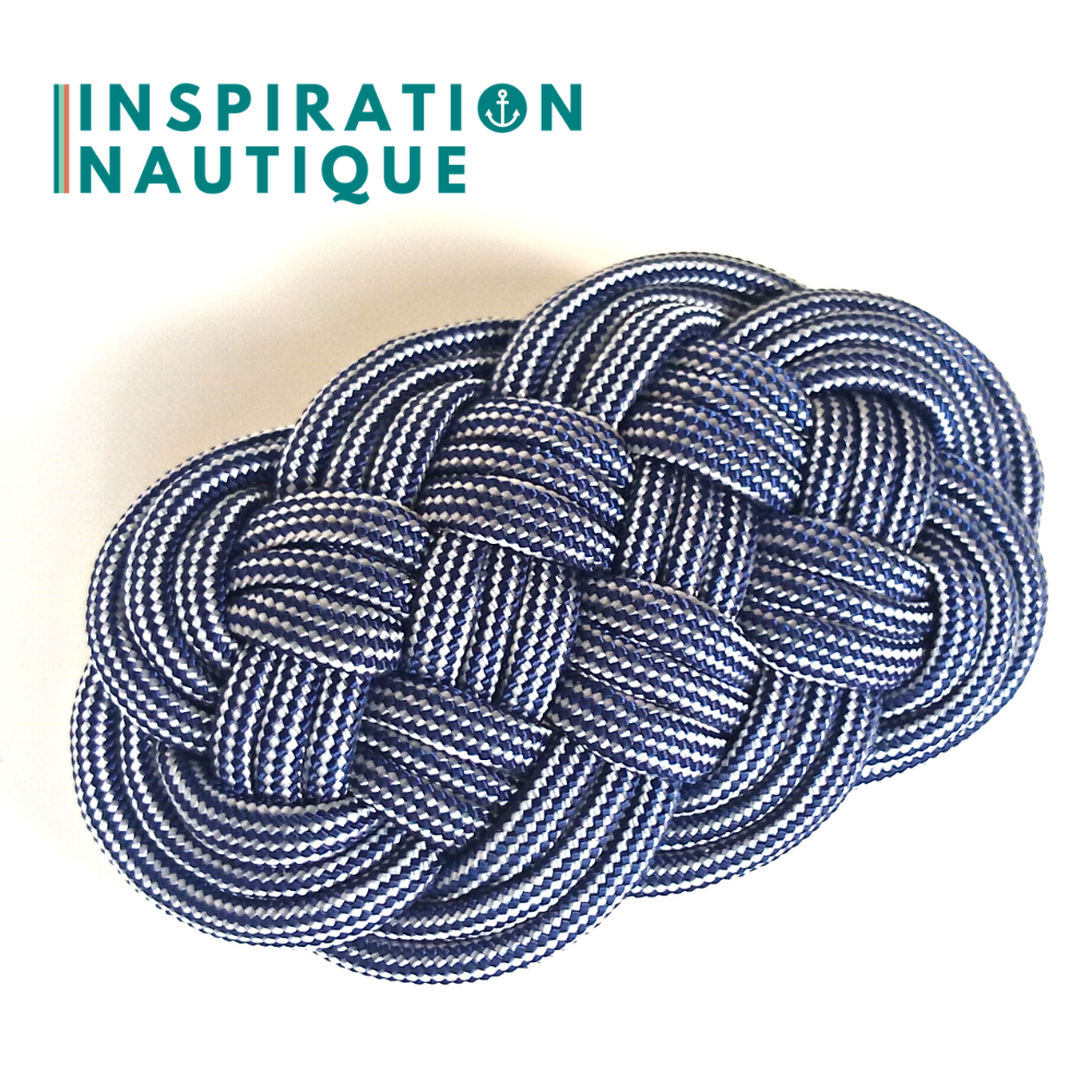 Ocean plait mat marine-style hair clip made of 550 Paracord, Navy and White