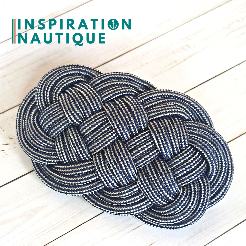 Ocean plait mat marine-style hair clip made of 550 Paracord, Navy and White