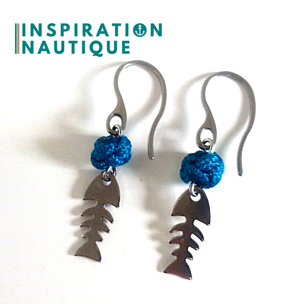 Boucles d'oreilles avec bille en corde et petit poisson en acier inoxydable, Bleu Caraïbes