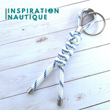 Porte-clé noeud de sifflet de bosco et noeud de serpent, blanc avec traceur bleu